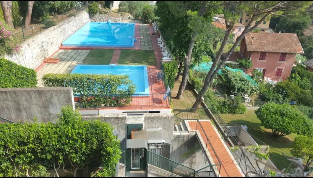 Camera Privata Nell'Appartamento In Zona Residenziale Con 2 Piscine Rapallo Exterior foto